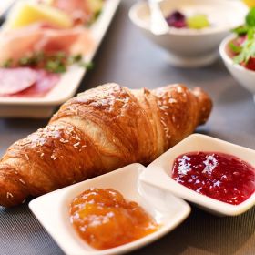 das-alte-rathaus-hotel-neumarkt--restaurant-piazzetta 26864954404 o